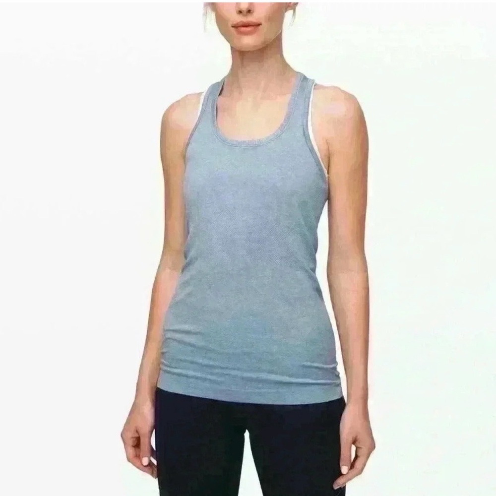 LULULEMON Swiftly Tech Racerback in Ice Cap / Tempest Blue Sz. 10